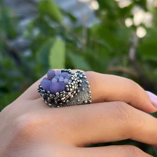 Unique 925 sterling silver ring featuring round grape agate gemstones in a clustered design